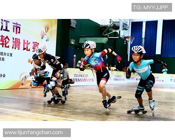 足球明星亲临WWE赛场感受摔跤魅力与激情碰撞 足球明星亲临WWE赛场感受摔跤魅力与激情碰撞